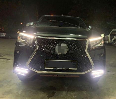 Bộ Body Kit màu đen cho Toyota Hilux Revo Đổi thành Lexus