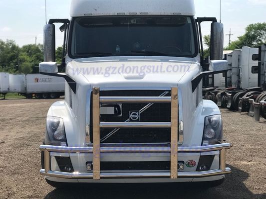 Nhà sản xuất OEM Bán buôn 304 S / S Xe tải Deer Guard Bumper cho xe tải bán lớn của Mỹ Bộ phận cơ thể nặng Buty
