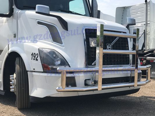 Nhà sản xuất OEM Bán buôn 304 S / S Xe tải Deer Guard Bumper cho xe tải bán lớn của Mỹ Bộ phận cơ thể nặng Buty