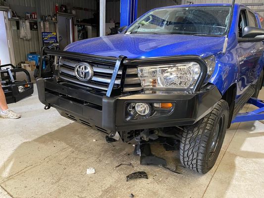 Nhà sản xuất OEM Bán buôn Thanh thép tráng phủ phía trước cho Toyota Hilux Revo Vigo Nissan Navara Np300 D40