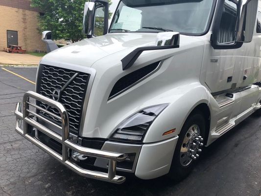 Dongsui Factory Tough North American Factory original price New styled Semi Truck Bumper Deer Guards For Freightliner Cascadia Volvo International Prostar Kenworth Peterbilt Mack Pinnacle